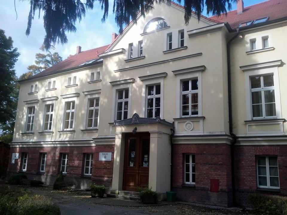 Stado Ogierow Sierakow Hotel Sierakow  Eksteriør billede
