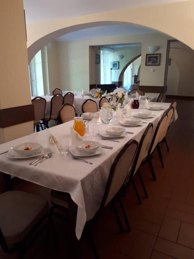 Stado Ogierow Sierakow Hotel Sierakow  Eksteriør billede