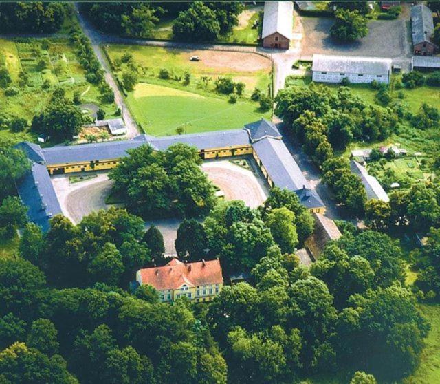 Stado Ogierow Sierakow Hotel Sierakow  Eksteriør billede