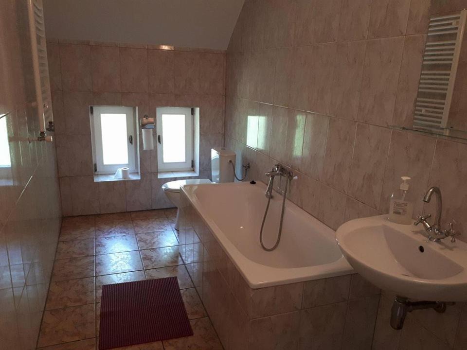 Stado Ogierow Sierakow Hotel Sierakow  Eksteriør billede